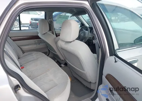 2003 Mercury Grand Marquis Gs z USA, uszkodzony, nr VIN 2MEFM74W83X694057